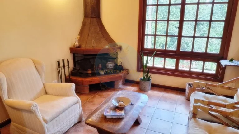 Imagem Casa com Terreno Amplo, Gourmet e Piscina na Granja Viana