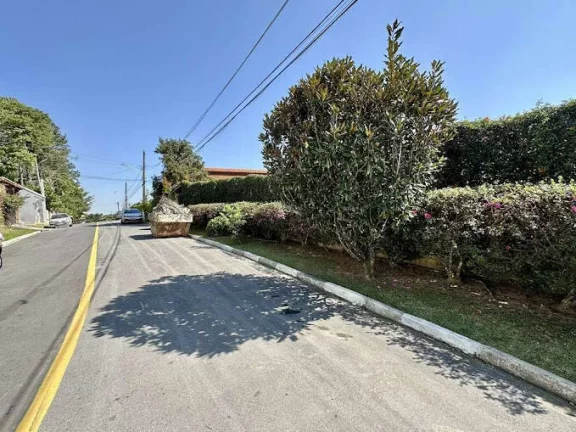Imagem Cond. Vila Velha - Rústica, TÉRREA em 4 lotes, 5 dorm/3ste, piscina!