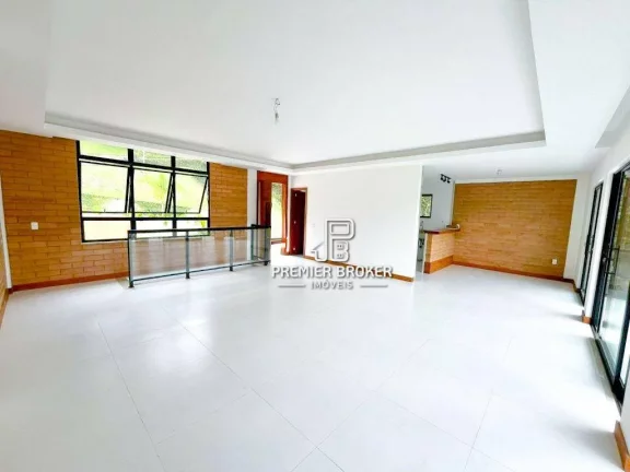 Imagem Casa com 4 dormitórios à venda, 200 m² por R$ 1.500.000,00 - Albuquerque - Teresópolis/RJ
