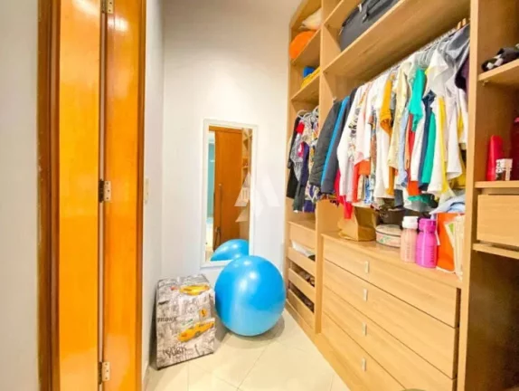 Imagem Casa com 3 quartos e 3 banheiros à Venda, 165 m² - Embaré/Santos