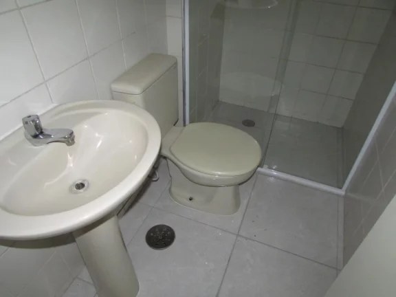 Imagem Lindo Apto com 01 vaga, sala com sacada, cozinha com armários e gabinete, área de serv. wc social ...