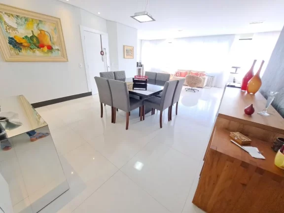 Imagem APARTAMENTO AMPLO REFORMADO COM 2 VAGAS DE GARAGEM LAZER NO PRÉDIO