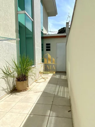Imagem Sobrado Amplo, 04 Sts, excelente configuração e acabamentos, vila oliveira.
