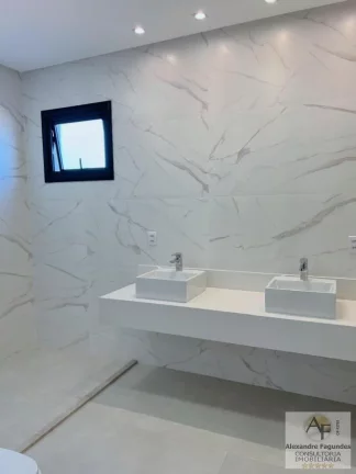 Imagem Sobrado em Condomínio para Venda em Aparecida de Goiânia, Jardins Sevilha, 4 dormitórios, 4 suítes, 6 banheiros, 4 vagas