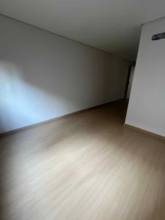 Imagem Geminado alto padrão com 3 suítes sendo 1 master e 2 vagas de garagem - Saguaçu | Joinville/SC