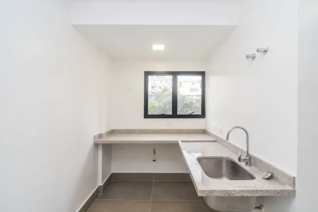 Imagem Apartamento 93M² Reformado, 3Q, 1 Suíte, 2 Banheiros, 2 Vagas, Varanda, Piscina, Academia, Churrasqueira, Playground, Salão de Festas e Jogos, Quadra.
