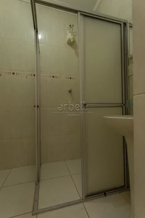Imagem Sobrado com 200 M² com 3 dormitórios sendo 2 suítes, sala, cozinha, área de serviços, 3 banheir...