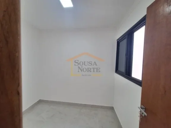 Imagem Sobrado 3 dormitórios, sendo 1 suíte, sala espaçosa, cozinha funcional, 2 lavabos, banheiro socia...