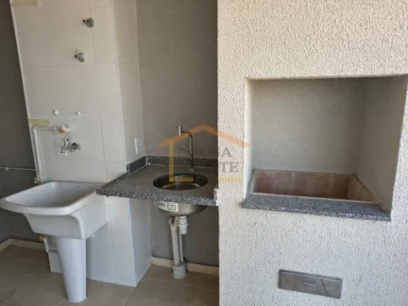 Imagem Apartamento no contra piso, com 2 dormitórios, sendo 1 suíte, 2 banheiros, varanda gourmet com chu...