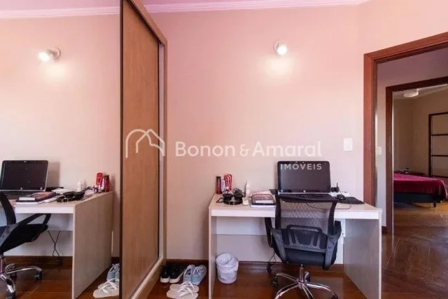 Imagem Descubra esta magnífica casa de 257 metros quadrados, perfeita para quem busca conforto e sofistica...