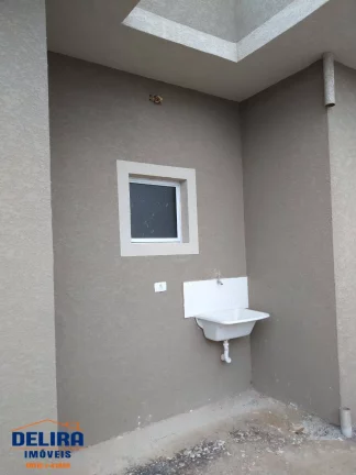 Imagem Linda Casa à Venda - Seu Novo Lar com Vista para a Natureza!
