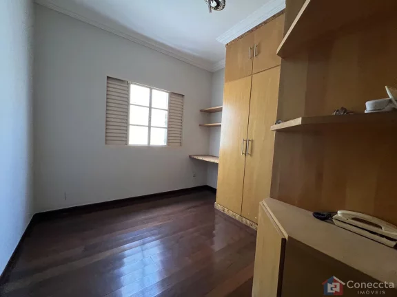 Imagem Casa à Venda no Bairro Guanabara – 4 Quartos, 2 Suítes e Área Gourmet