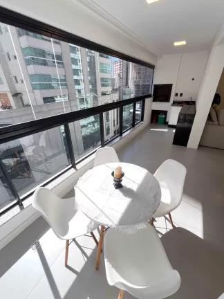 Imagem Apartamento mobiliado com 3 suítes e 2 vagas de garagem no bairro Perequê em Porto Belo