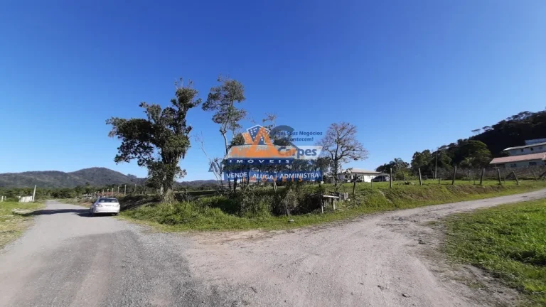 Imagem Adriano Carpes Imóveis vende terreno grande as margens da BR 101 em Balneário Piçarras.