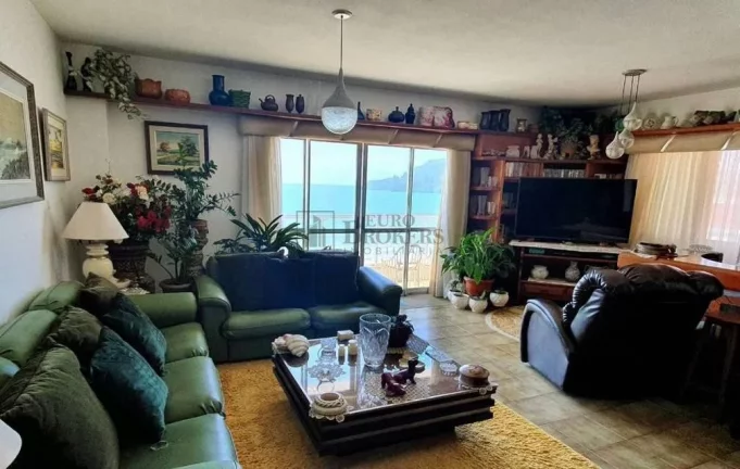 Imagem Apartamento Frente Mar para reformar com 3 dormitórios à venda na Barra Sul em B
