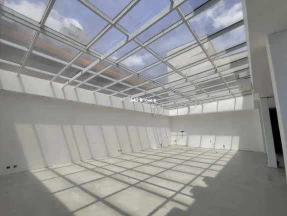 Imagem Loja com 1000m2 na Vila Olímpia.