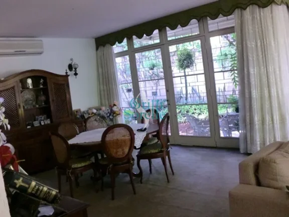 Imagem Casa Térrea à Venda na Vila Madalena - São Paulo/SP.