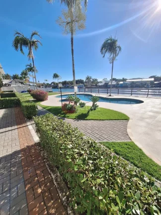 Imagem Casa duplex em condomínio com deck para canal navegavel, 4 quartos, Ogiva