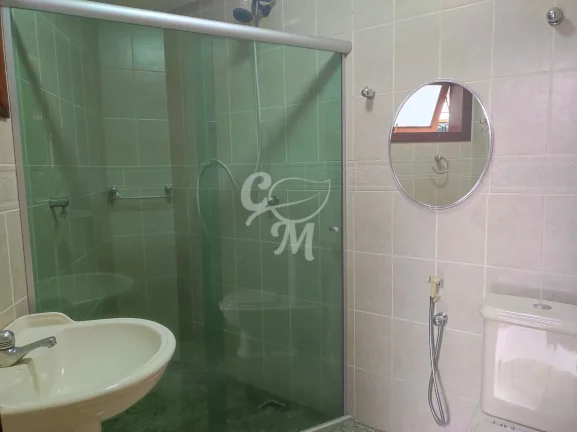 Imagem Casa com Piscina em Condomínio - VENDA / LOCAÇÃO