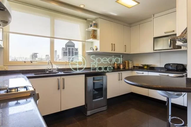 Imagem Apartamento alto padrão no Jardim Europa andar alto de 465m² com 04 dormitórios, 04 suítes e 05 ...