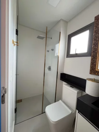 Imagem Cobertura com 1 Suíte + 2 Demi e 2 vagas na garagem em Itapema.