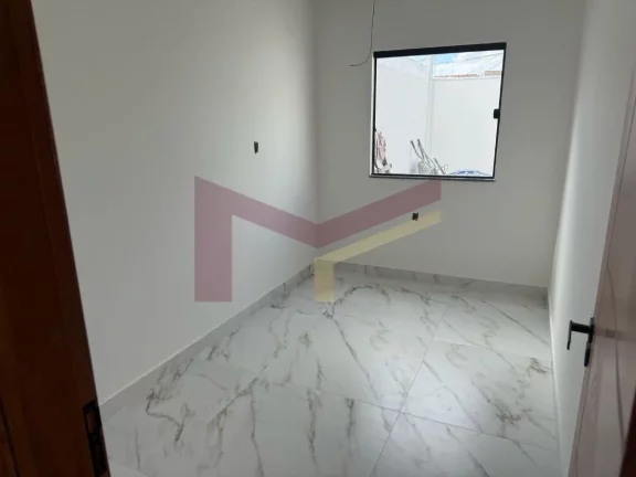 Imagem Casa 2/4 na Conceicao