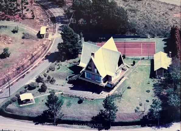 Imagem Chalé de luxo à venda no Capivari com vista para o Parque Capivari – Campos do Jordão