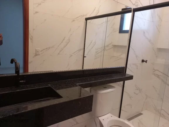 Imagem Casa com Piscina e Cascata a Venda em Peruíbe.