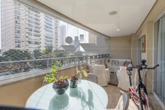 Imagem Apartamento na Vila Romana com 3 suítes e 3 vagas, 153m²