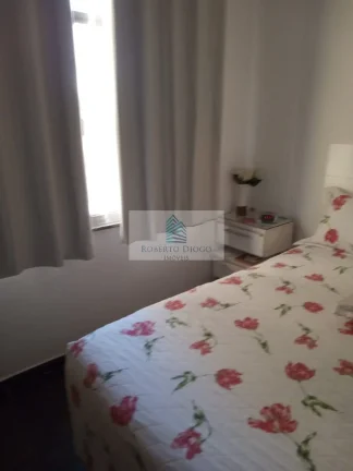 Imagem Apartamento à venda no Centro de São Gonçalo-RJ: 2 quartos, sala, banheiro, 1 vaga de garagem - 60m² de área.