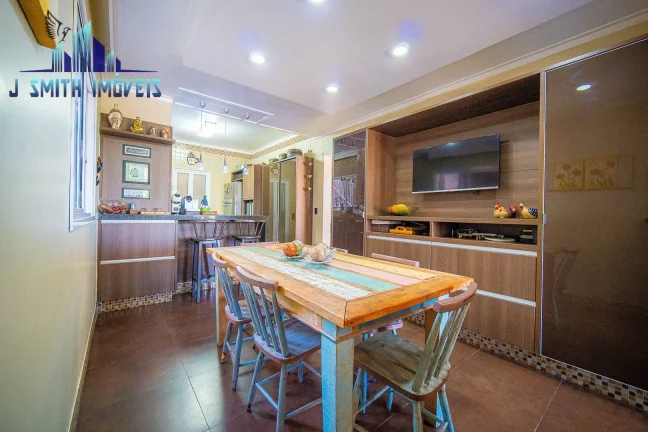 Imagem Casa com 4 dormitórios, sendo 4 suítes para venda - Granja Viana (no miolo)