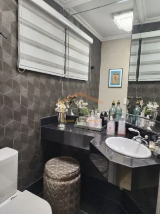 Imagem Apartamento de alto padrão, 4 dormitórios, sendo 2 suítes, sala para 2 ambientes, ampla com larei...