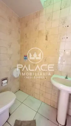 Imagem Excelente ponto comercial disponível para venda, com vão livre de 105m² e área construída total...