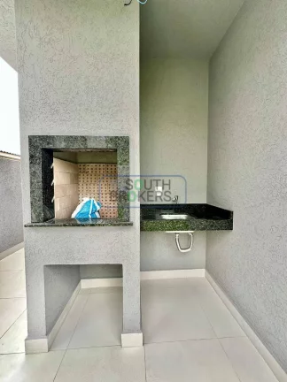 Imagem Casa com 3 Quartos 1 Suíte, Pé Direito Duplo e Amplo Quintal - em São José