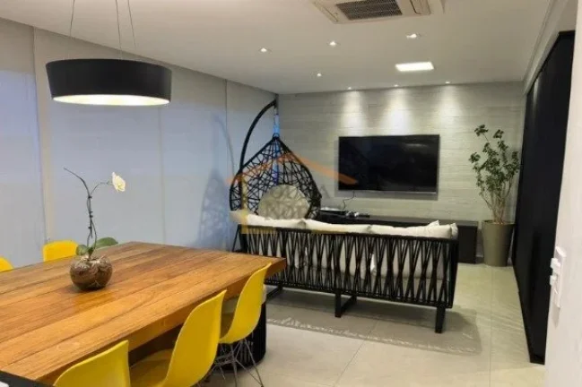 Imagem Apartamento com 120 m² de área útil, 3 dormitórios, sendo 3 suites com armários, sala para dois...
