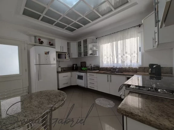 Imagem Casa no Condomínio Millenium, no bairro Jardim Recanto, com 3 Quartos, 336 m² por R$ 1.950.000, 00, em Valinhos, São Paulo.
