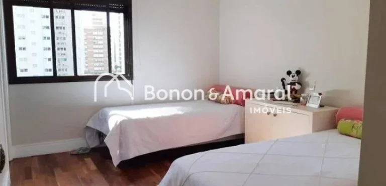 Imagem Apartamento com 3 quartos e 5 banheiros à venda, Cambuí

Lindo e excelente apartamento, reformado ...