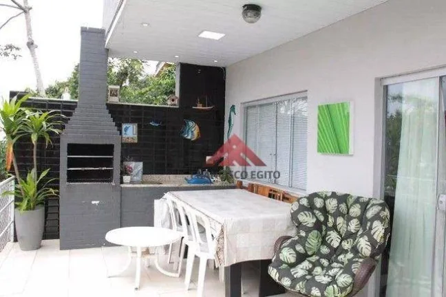 Imagem Casa Triplex, 4 qtos, 2 stes, 4 vagas