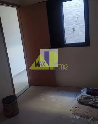Imagem Imperdível: Casa à venda em São Paulo-SP, na Cidade Patriarca! 3 quartos, 1 suíte, 2 salas, 4 banheiros, 4 vagas de garagem, 170m². Próximo ao metrô Patriarca.