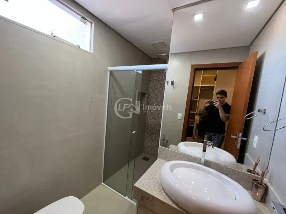 Imagem Linda casa com 3 suítes e sala de cinema