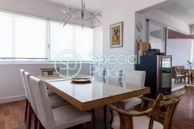 Imagem Amplo apartamento à venda com 3 quartos, sendo 3 suítes, e 4 banheiros no total. Este apartamento ...