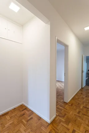 Imagem Apartamento 187M² Reformado, 3Q, 1 Suíte, 2 Banheiros, 2 Vagas, Lavabo, Sol da Manhã, Portaria 24h, Academia, Salão de Festas.