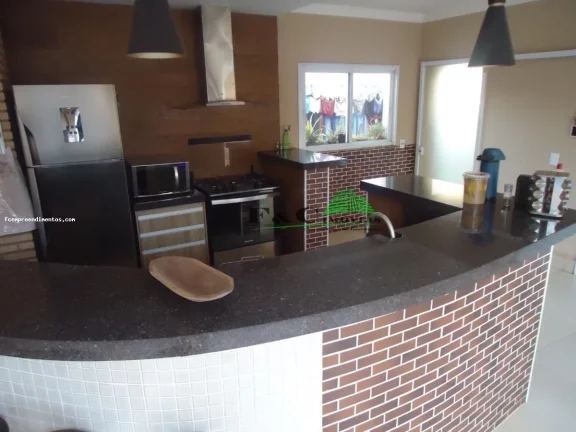 Imagem Casa para Venda em Iracemápolis, Centro, 4 dormitórios, 1 suíte, 3 banheiros, 5 vagas