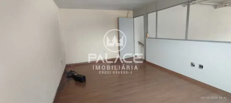 Imagem .Barracão Ótima Localização com 321,80 m² 
 Salão com area externa;
 Com 02 banheiros social;...