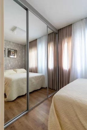 Imagem Apartamento mobiliado com 3 dormitórios sendo 1 suíte e 2 vagas de garagem na Brava em Itajaí