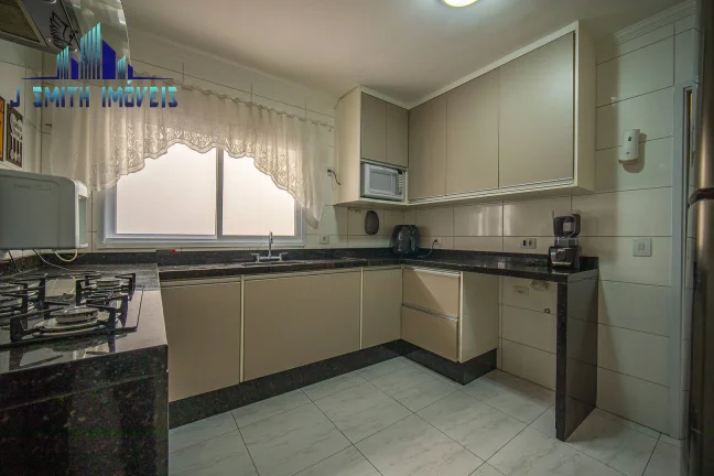 Imagem LINDA CASA COM CORREDOR LATERAL, 3 VAGAS, 3 DORMS, 1 SUÍTE. QUINTAL
