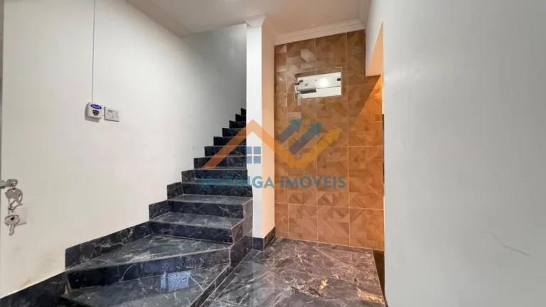 Imagem Casa triplex à venda no bairro Cidade Nova
