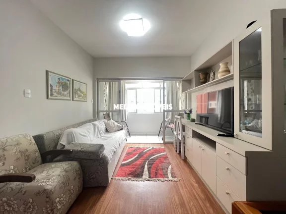 Imagem Apartamento a venda na quadra do mar, localizado no Centro Sul de Balneário Camboriú.