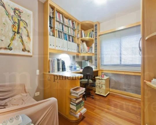 Imagem Apartamento bem conservado e repleto de armários, living para 02 ambientes, terraço, 03 dormitóri...