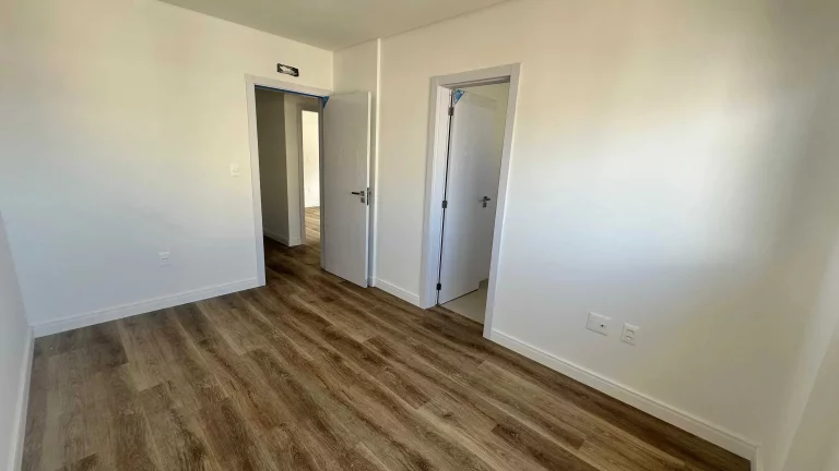 Imagem Apartamento com 4 dormitórios sendo 2 suítes e 1 vaga de garagem em São José/SC